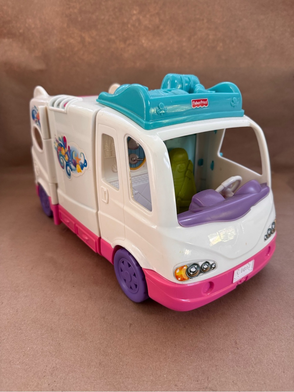 Fisher-Price Loving Family Beach Vacation Mobile Home (Model W0429, 2011)